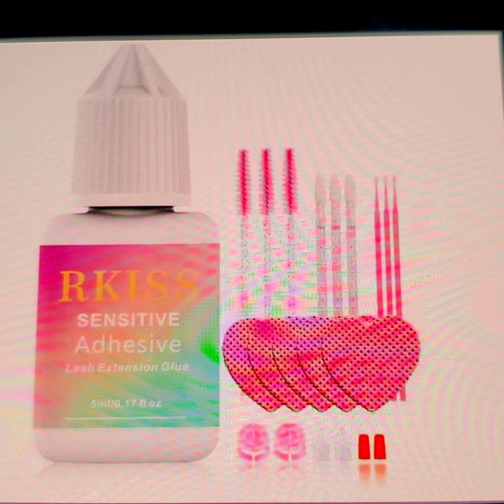 Eyelash glue